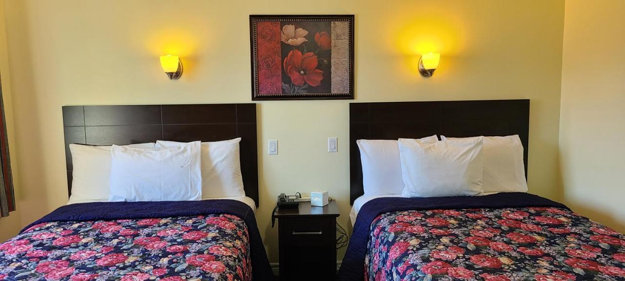 Fox Motor Inn Greater Napanee Εξωτερικό φωτογραφία