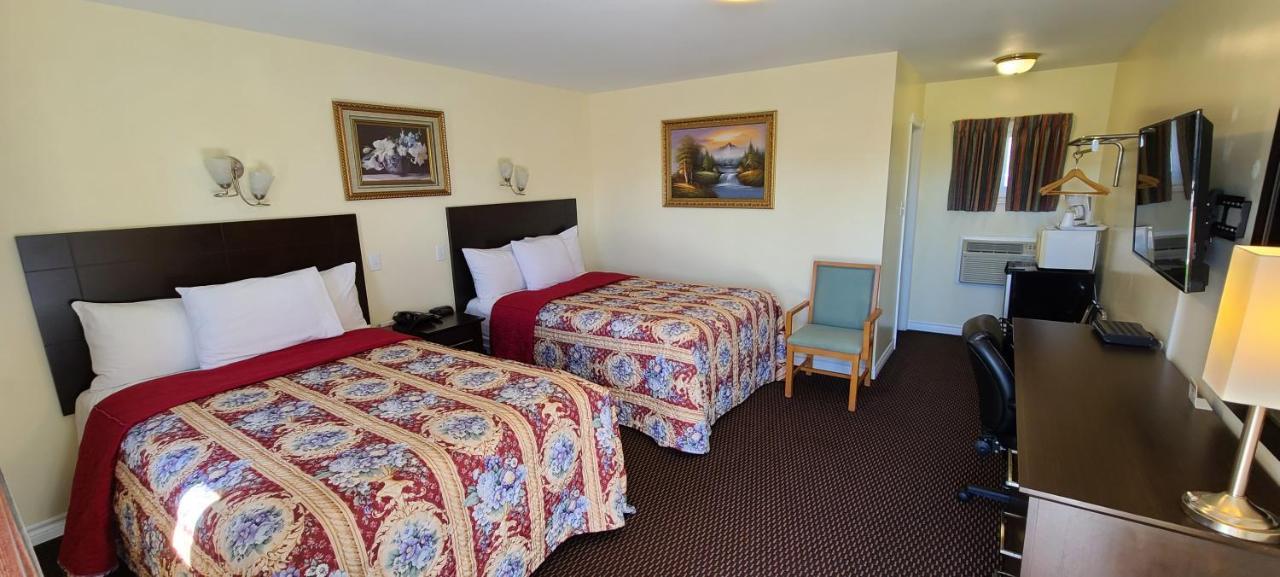 Fox Motor Inn Greater Napanee Εξωτερικό φωτογραφία
