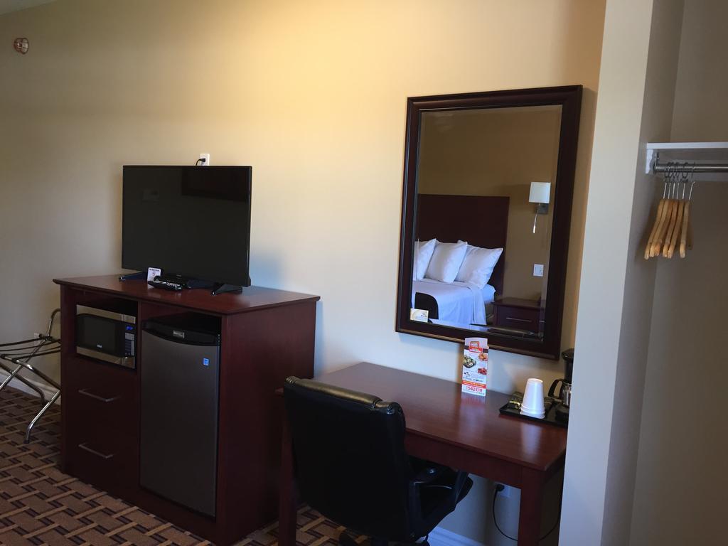 Fox Motor Inn Greater Napanee Εξωτερικό φωτογραφία
