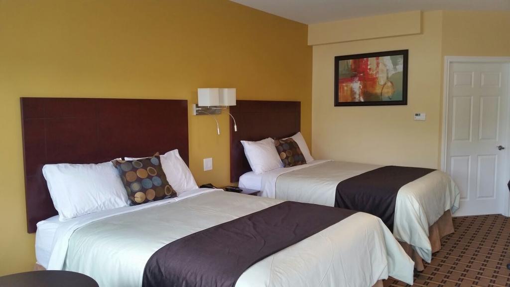 Fox Motor Inn Greater Napanee Εξωτερικό φωτογραφία