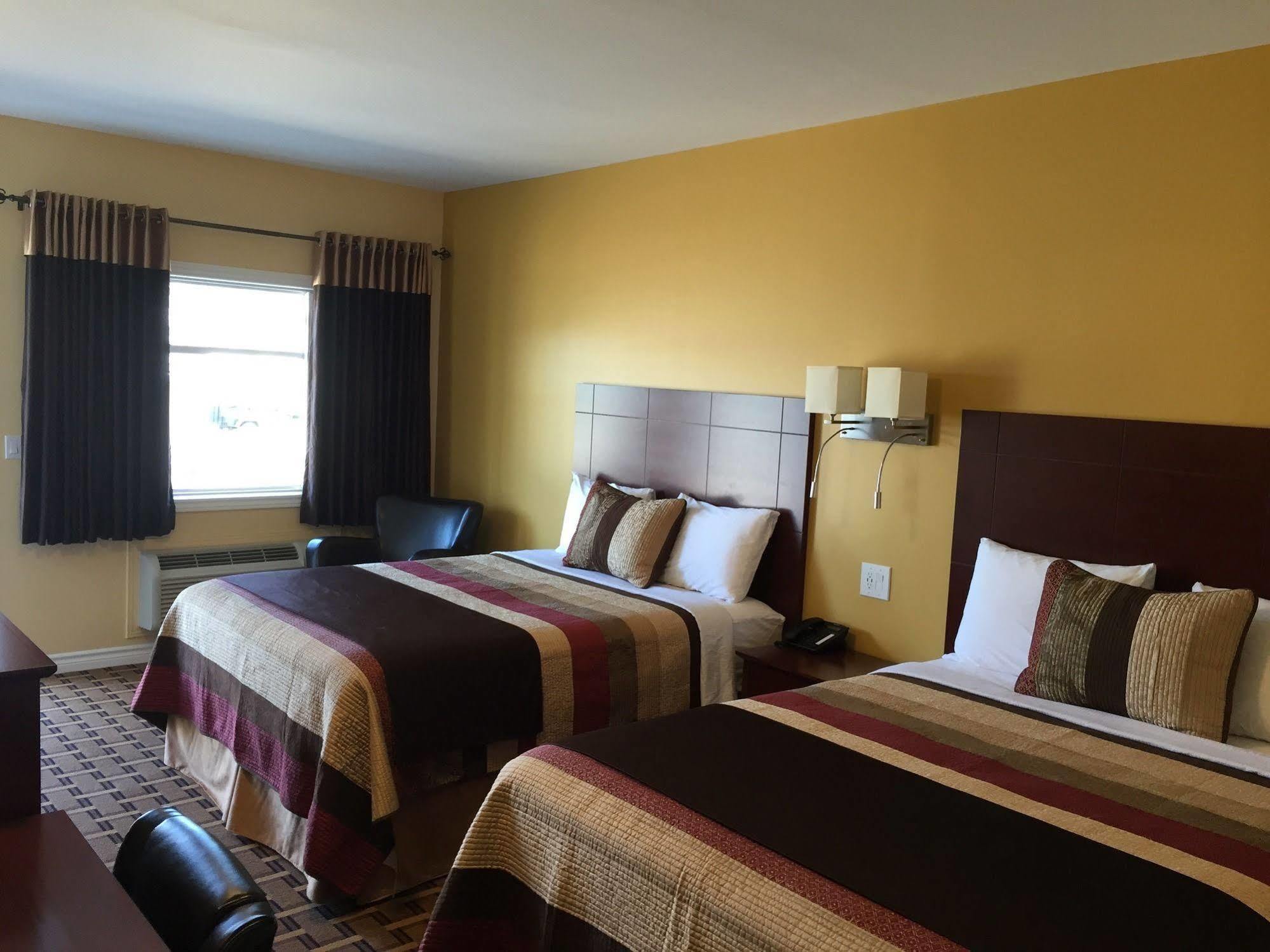 Fox Motor Inn Greater Napanee Εξωτερικό φωτογραφία