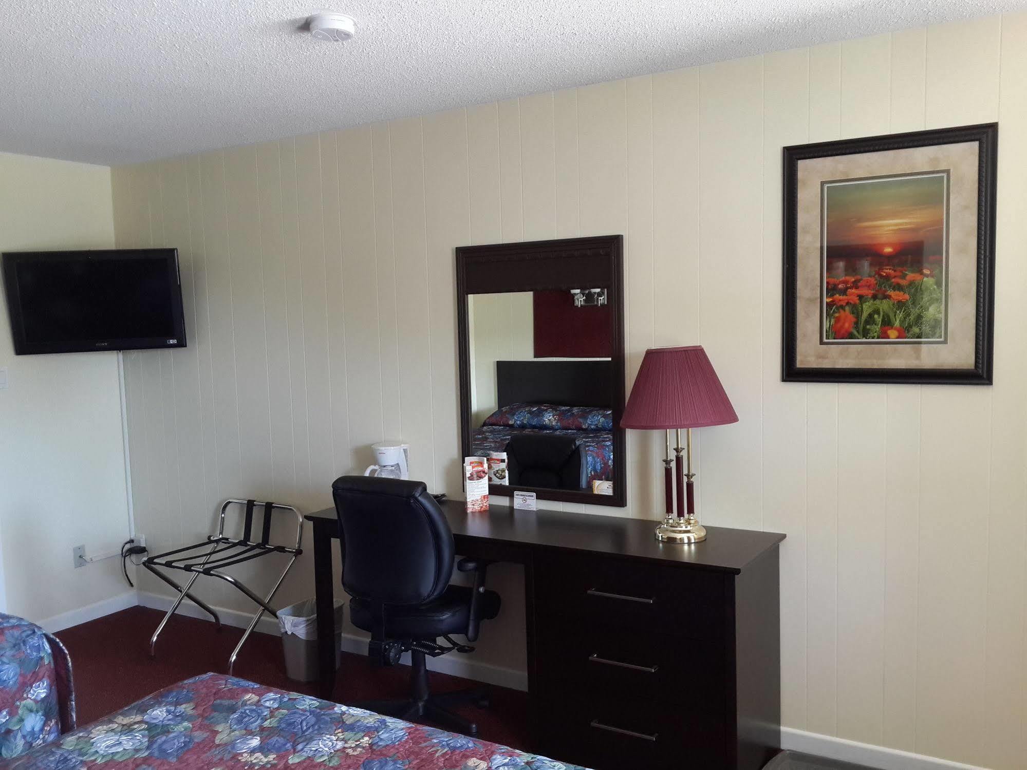Fox Motor Inn Greater Napanee Εξωτερικό φωτογραφία