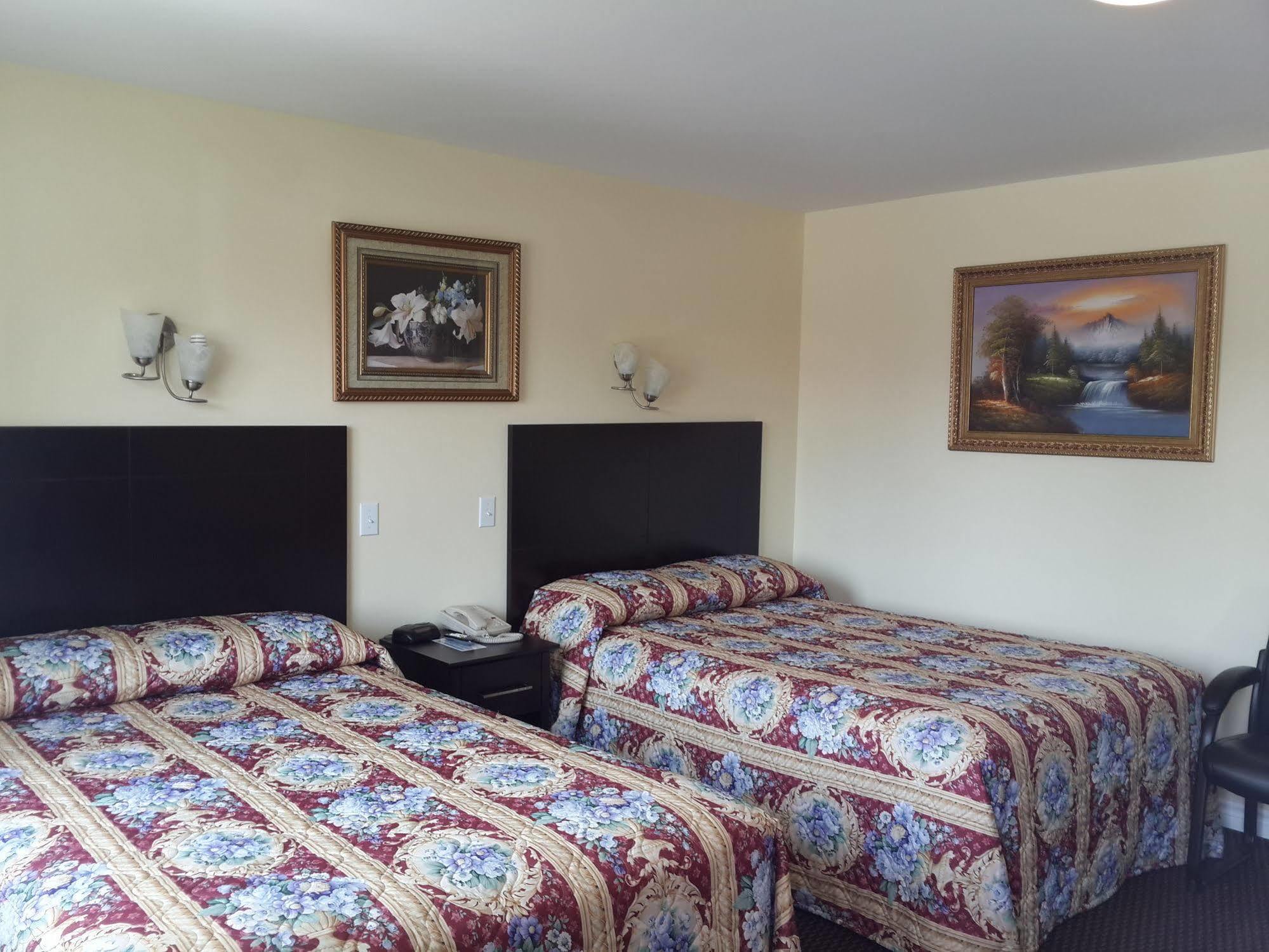 Fox Motor Inn Greater Napanee Εξωτερικό φωτογραφία