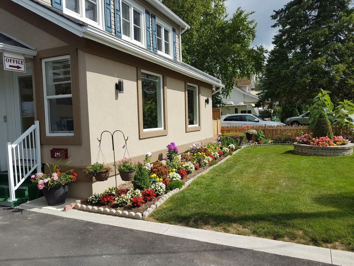 Fox Motor Inn Greater Napanee Εξωτερικό φωτογραφία