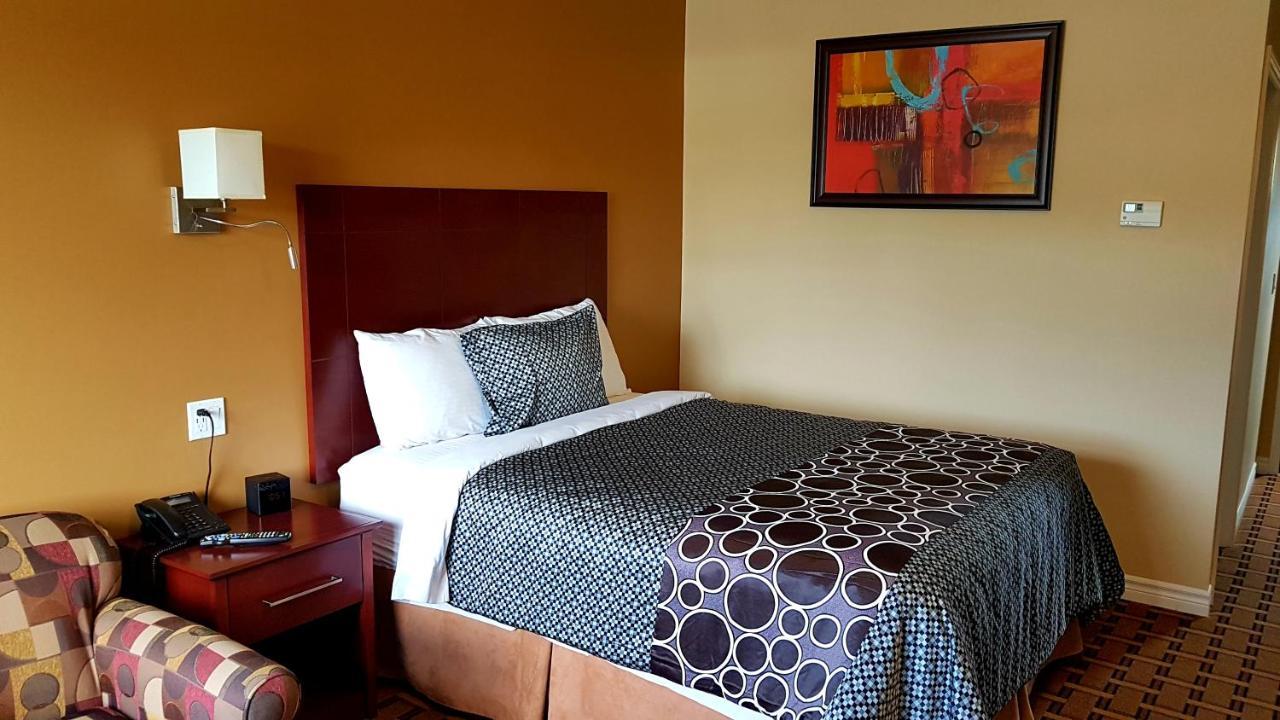 Fox Motor Inn Greater Napanee Εξωτερικό φωτογραφία