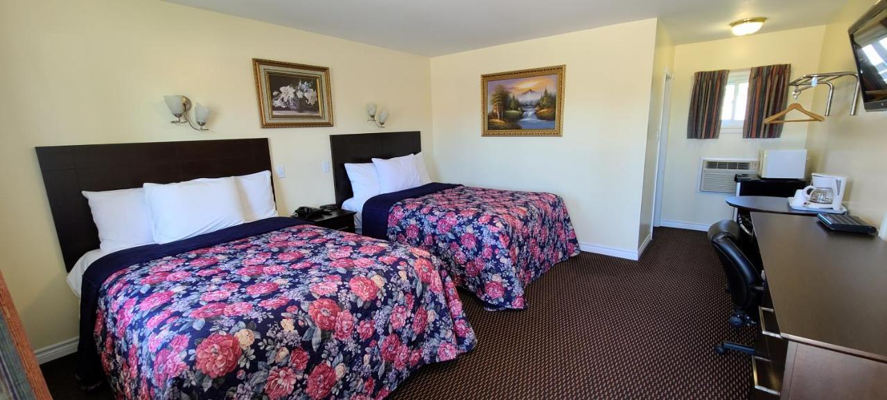 Fox Motor Inn Greater Napanee Εξωτερικό φωτογραφία